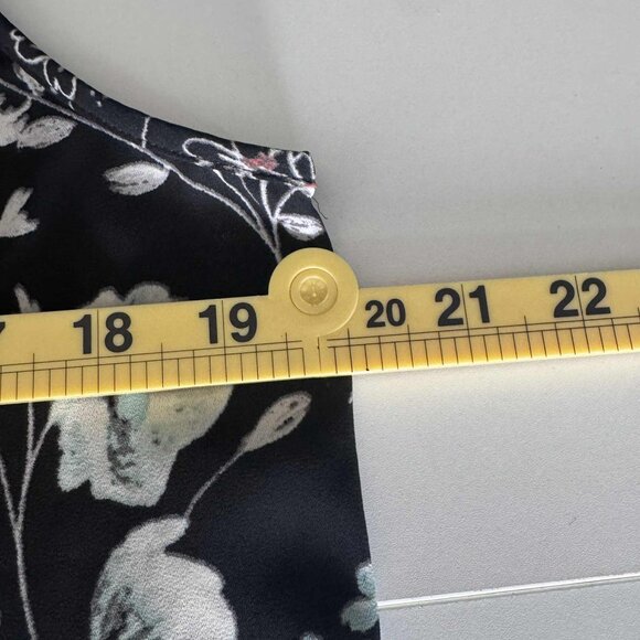 LOFT Outlet Sleeveless Floral Blouse Black Multi Print Size Small - Picture 6 of 6